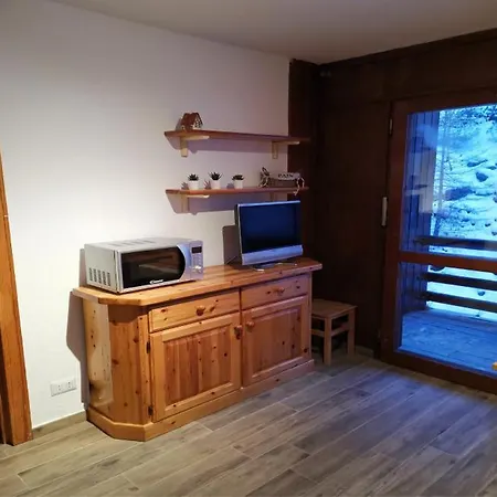 Rhododendron Honey Cervinia Flat With Balcony- Without Wifi - Cir 0197 *